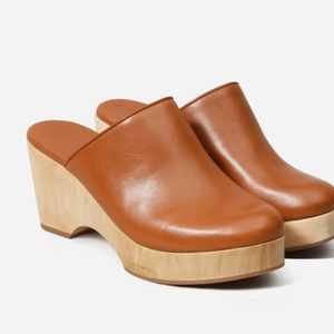 Everlane wooden leather clogs cognac brown